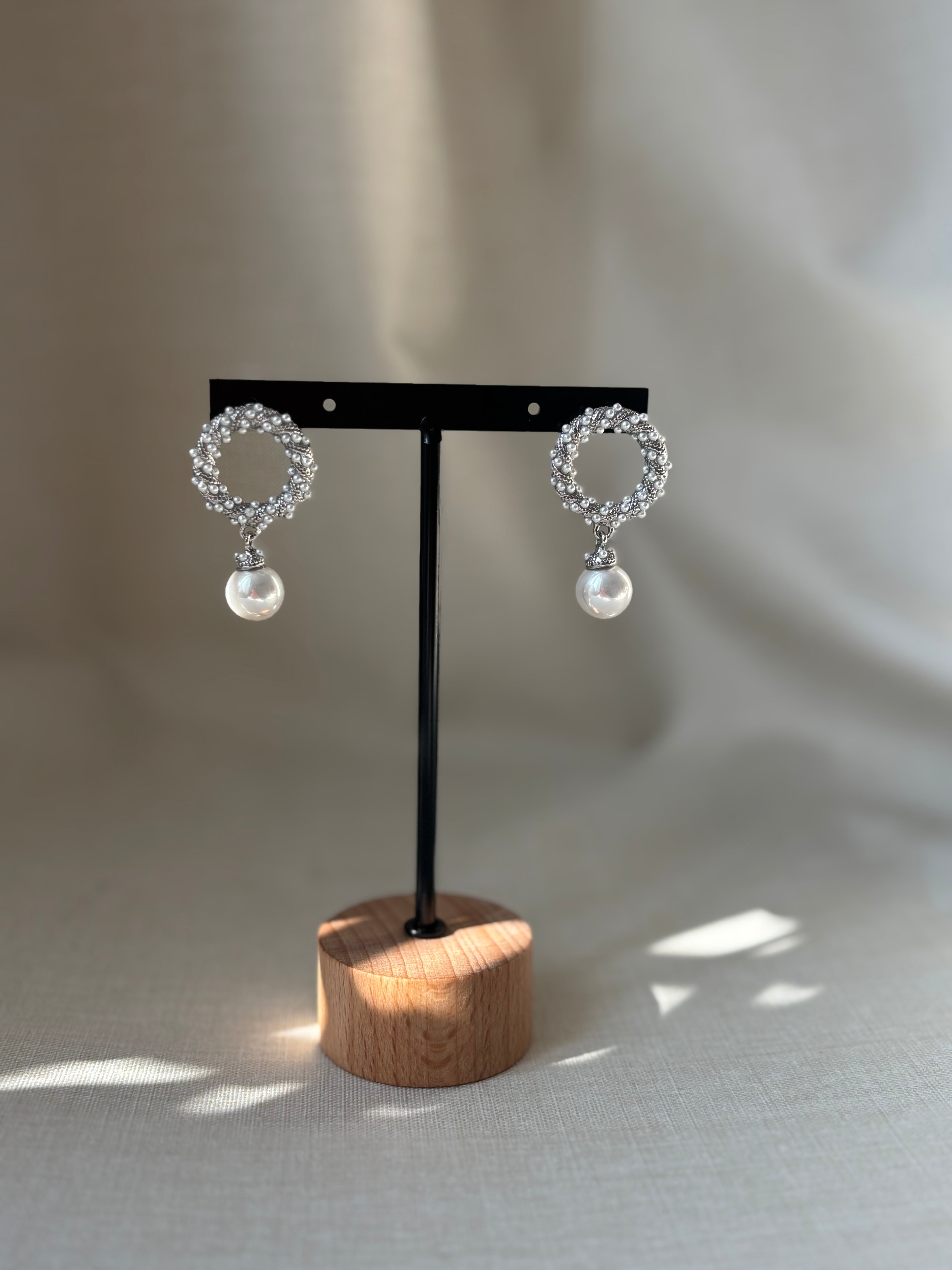 Boucles d’oreilles couronnes perlées